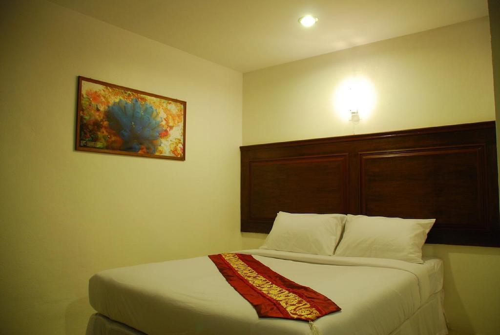 Patong Budget Rooms Bagian luar foto